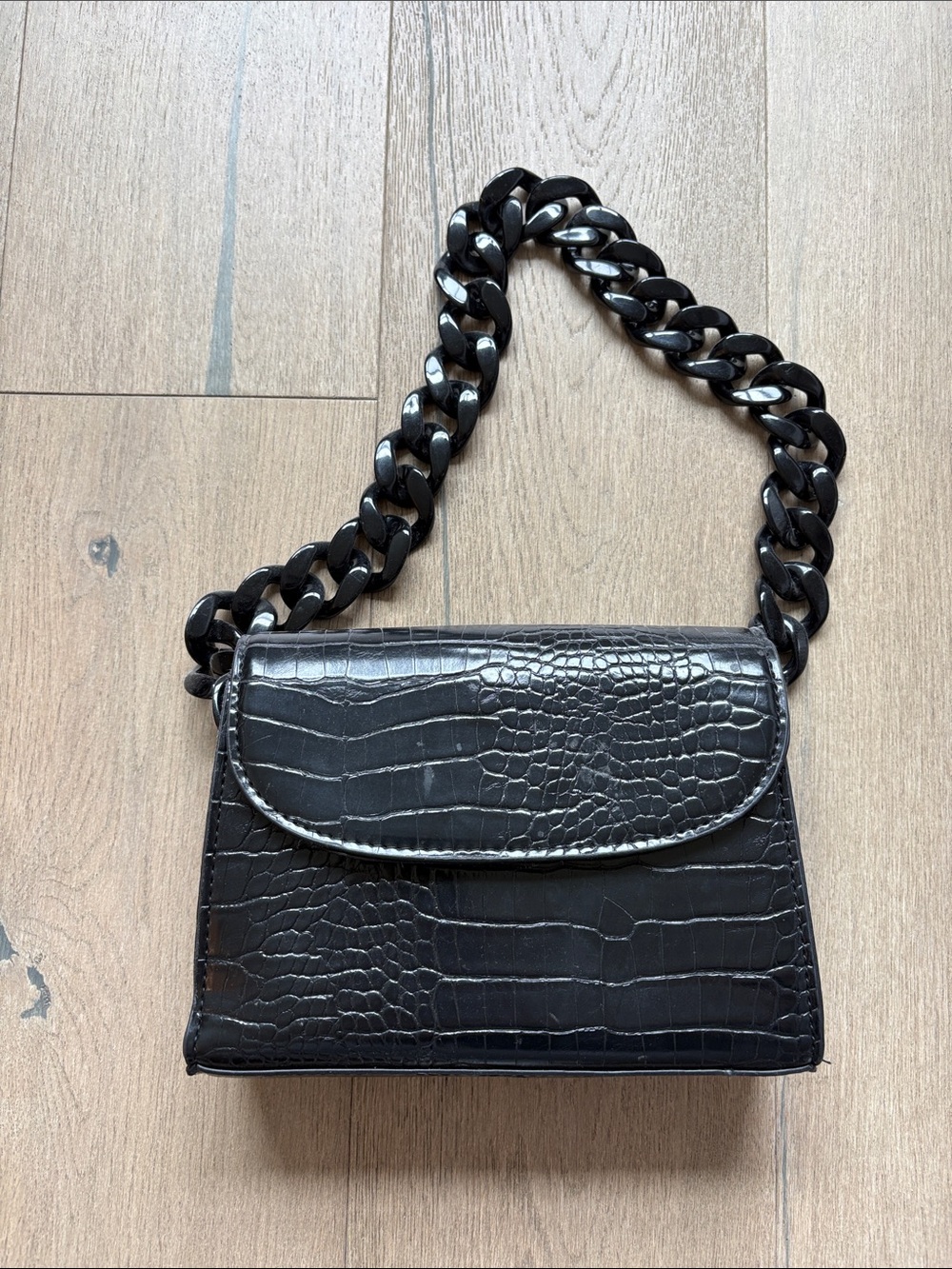 Black Croc-Embossed Shoulder Bag with Chunky Chain